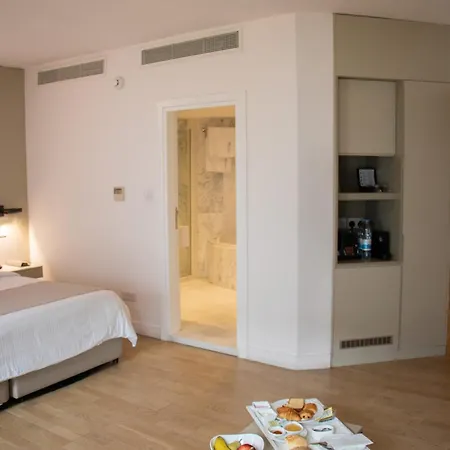 The Classic - Handwritten Collection 4* Nicosia