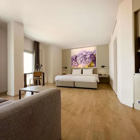 The Classic - Handwritten Collection Никосия