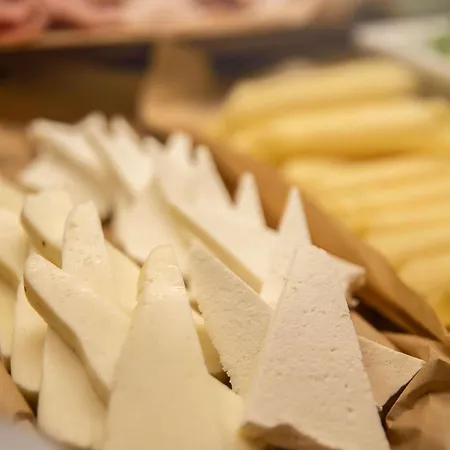 The Classic - Handwritten Collection 4* 尼科西亚