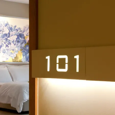 The Classic - Handwritten Collection 4* Λευκωσία